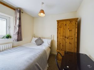 Bedroom- click for photo gallery